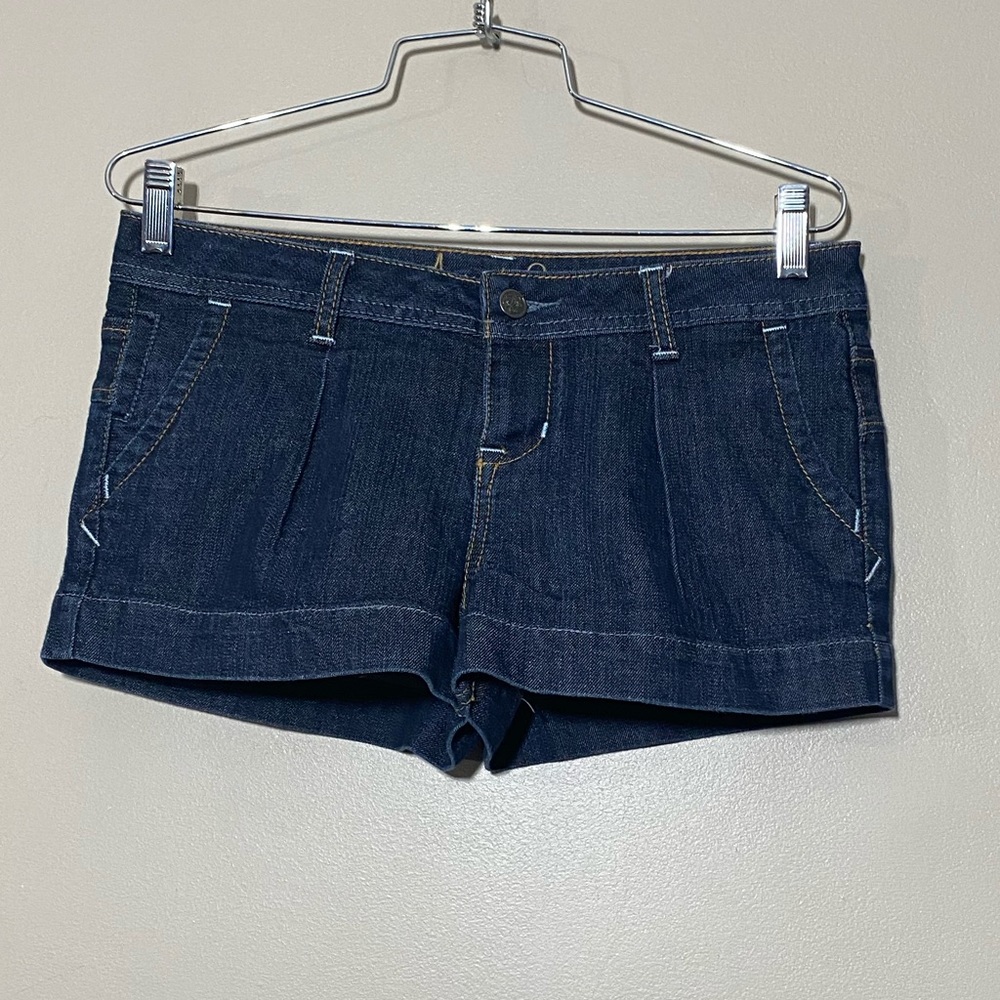 American Rag woman’s blue jeans shorts size 5